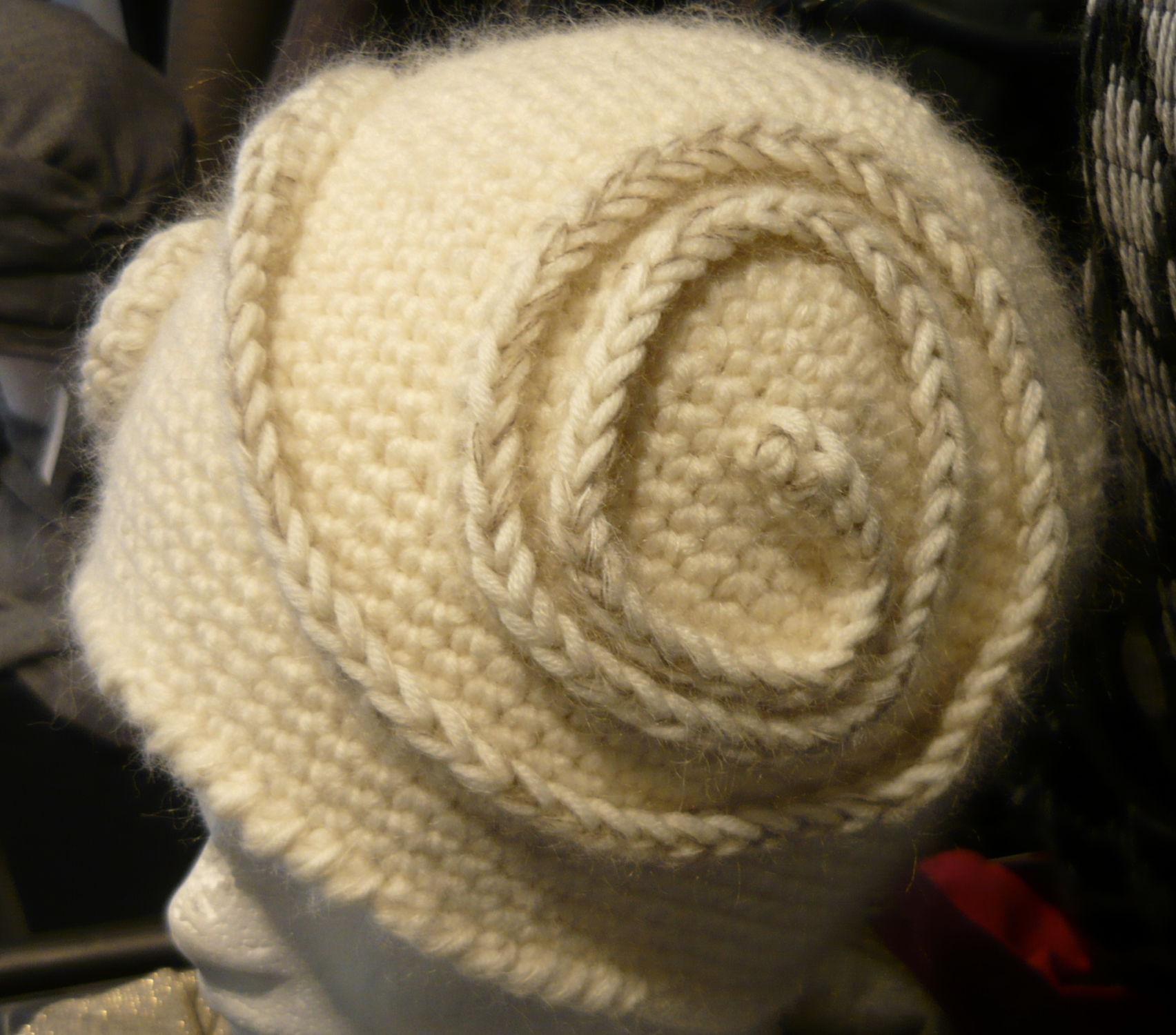 Cloche colore panna "lana e mohair"