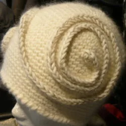 Cloche colore panna "lana e mohair"