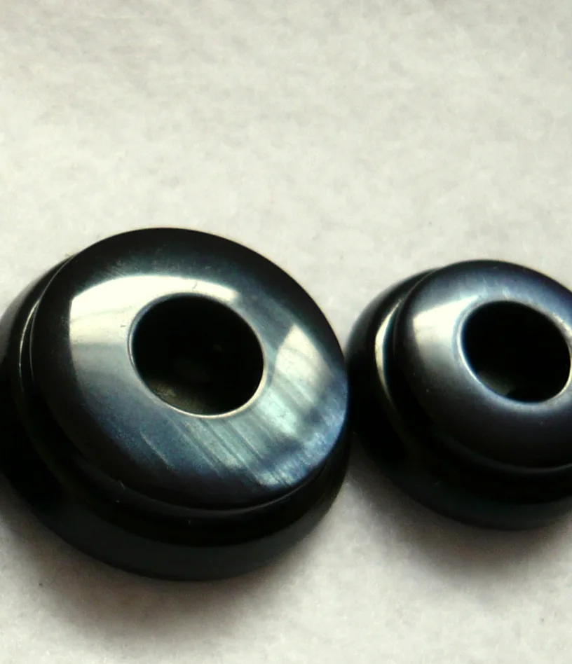 Bottone in resina anni 80 - immagine 3