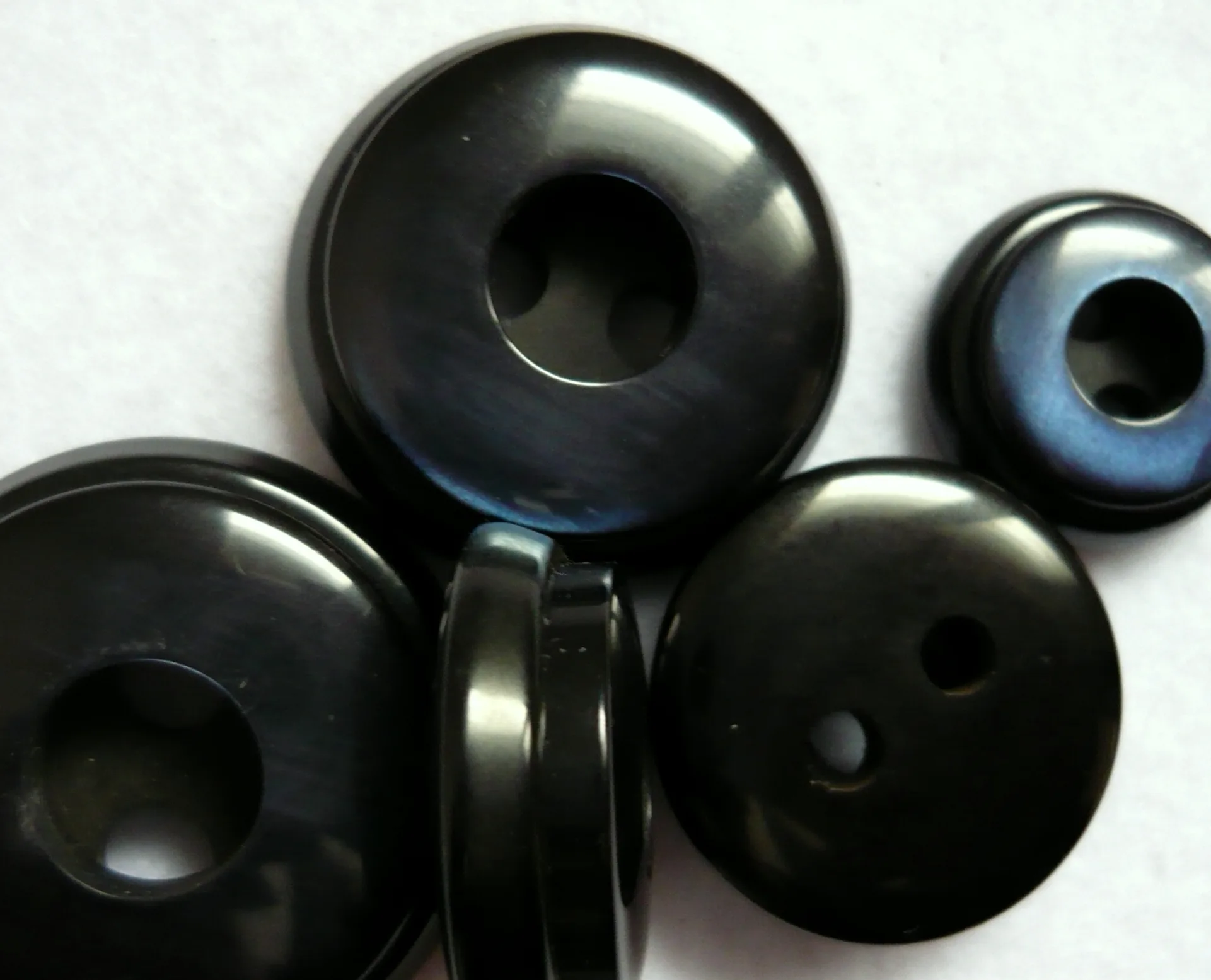 Bottone in resina anni 80 - immagine 4