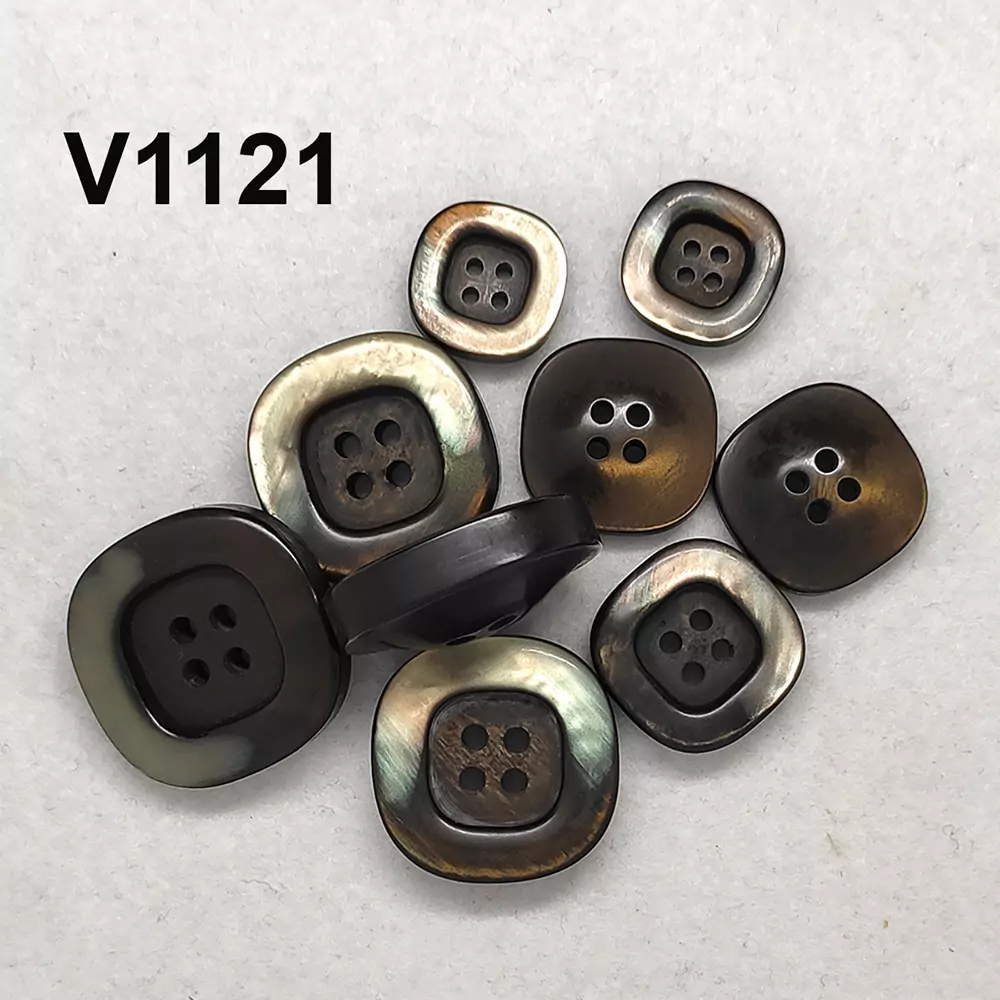 Bottone vintage simil madreperla anni 70 - immagine 9