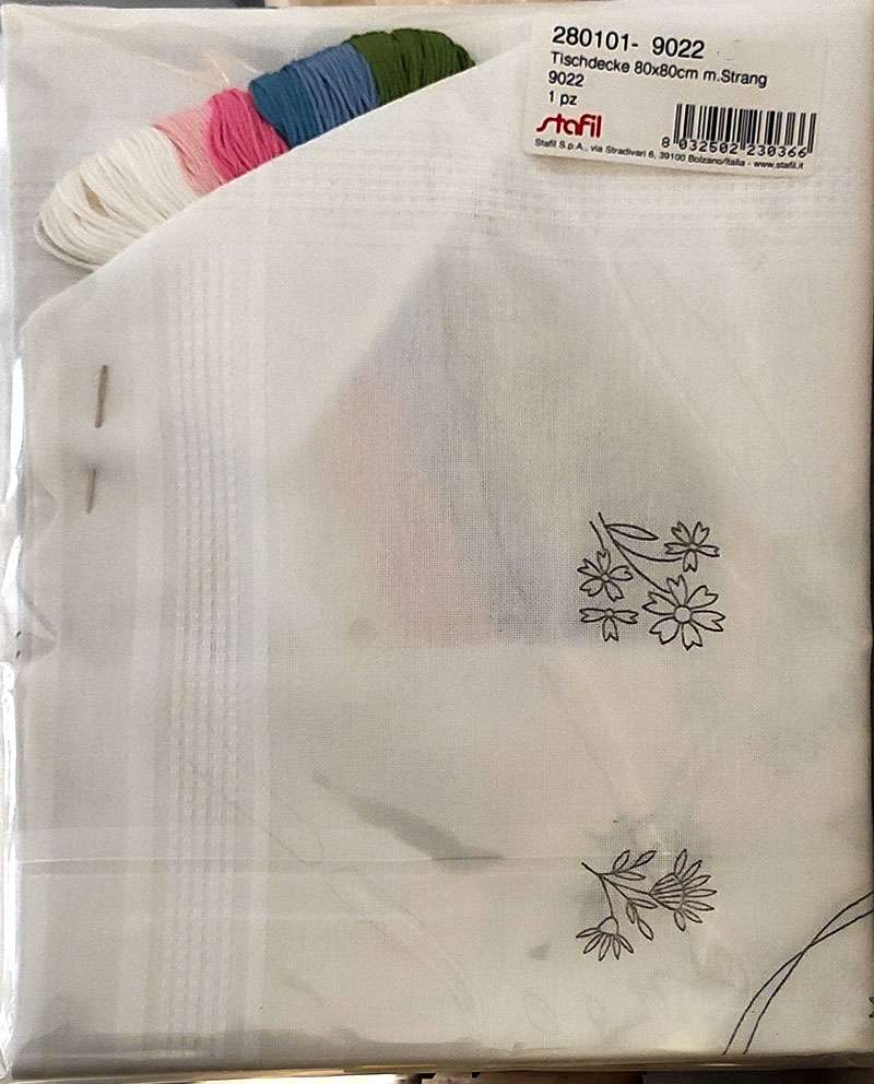 Tovaglia prestampata da ricamare a punto croce - immagine 3