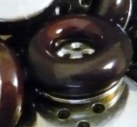 Bottone fine anni 70 resina e ABS - immagine 7