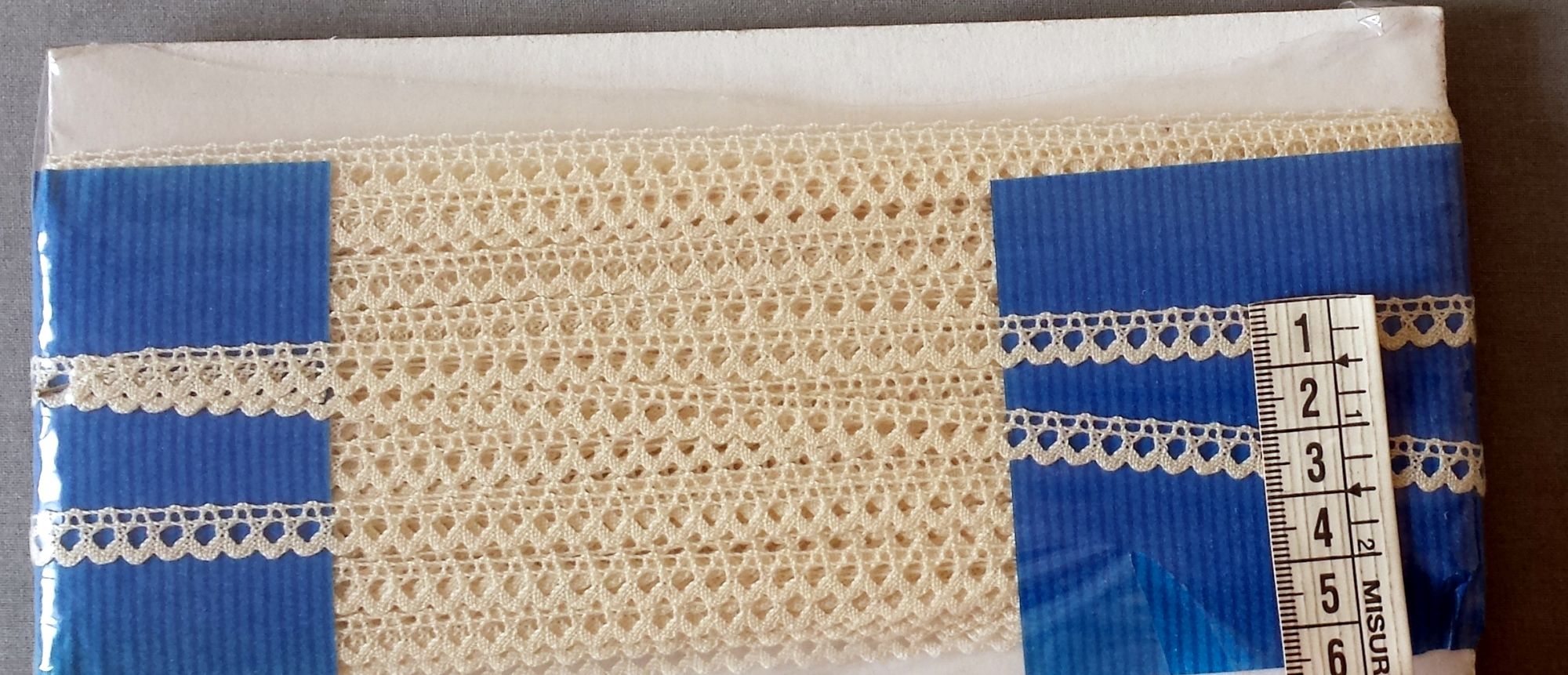 Pizzo  (merletto a tombolo) mm.8