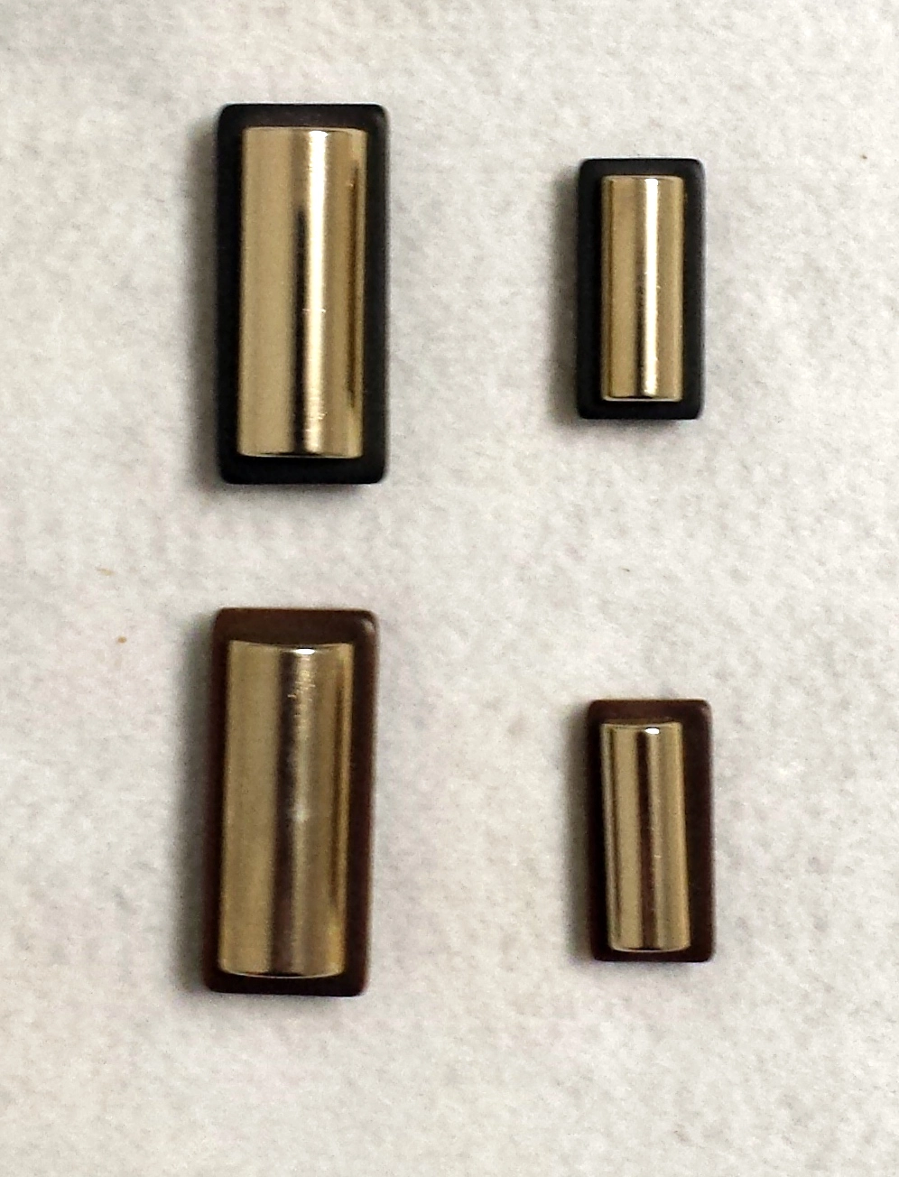 Bottone  rettangolare bombato ( metallo con base in resina) - immagine 4