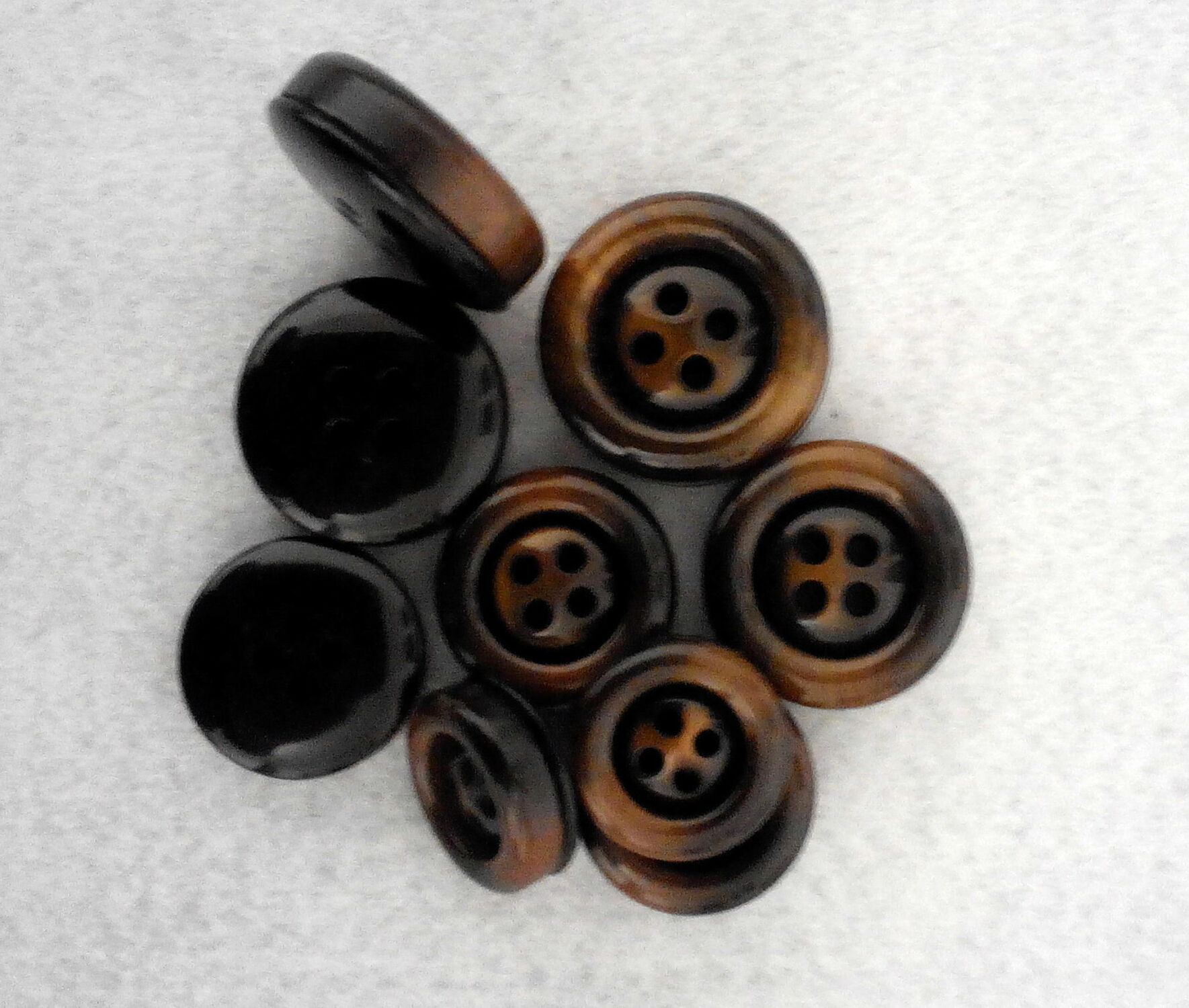 Bottone 4 fori "anni 80"