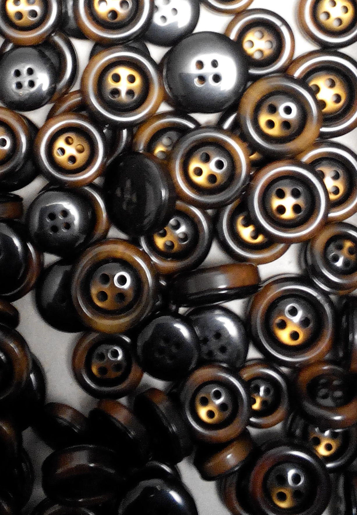 Bottone 4 fori "anni 80" - immagine 5