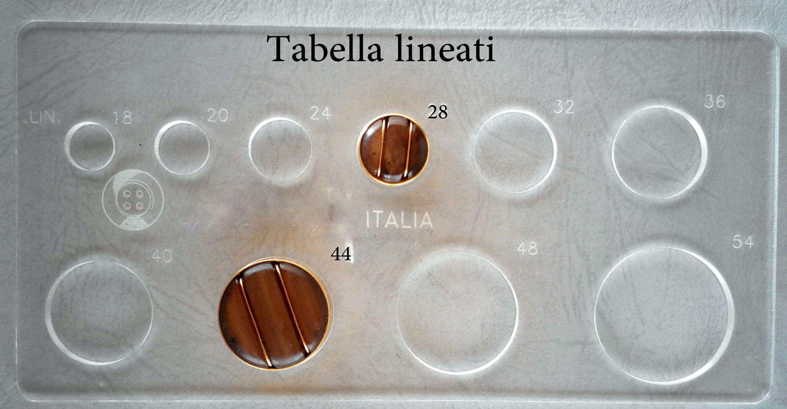 Set 7 bottoni vintage (art. L55) - immagine 4