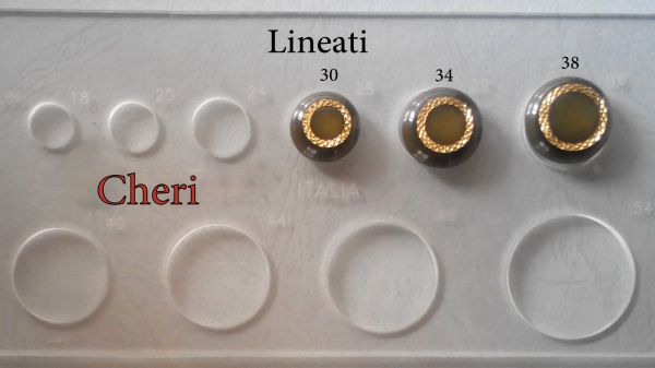 Set bottoni vintage fine anni 60 - immagine 5