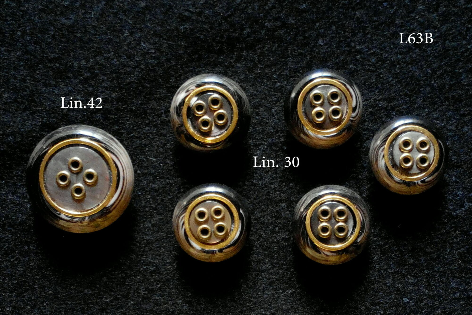 Set di 6 o 7 bottoni vintage anni 60  (art L63a/b) - immagine 7