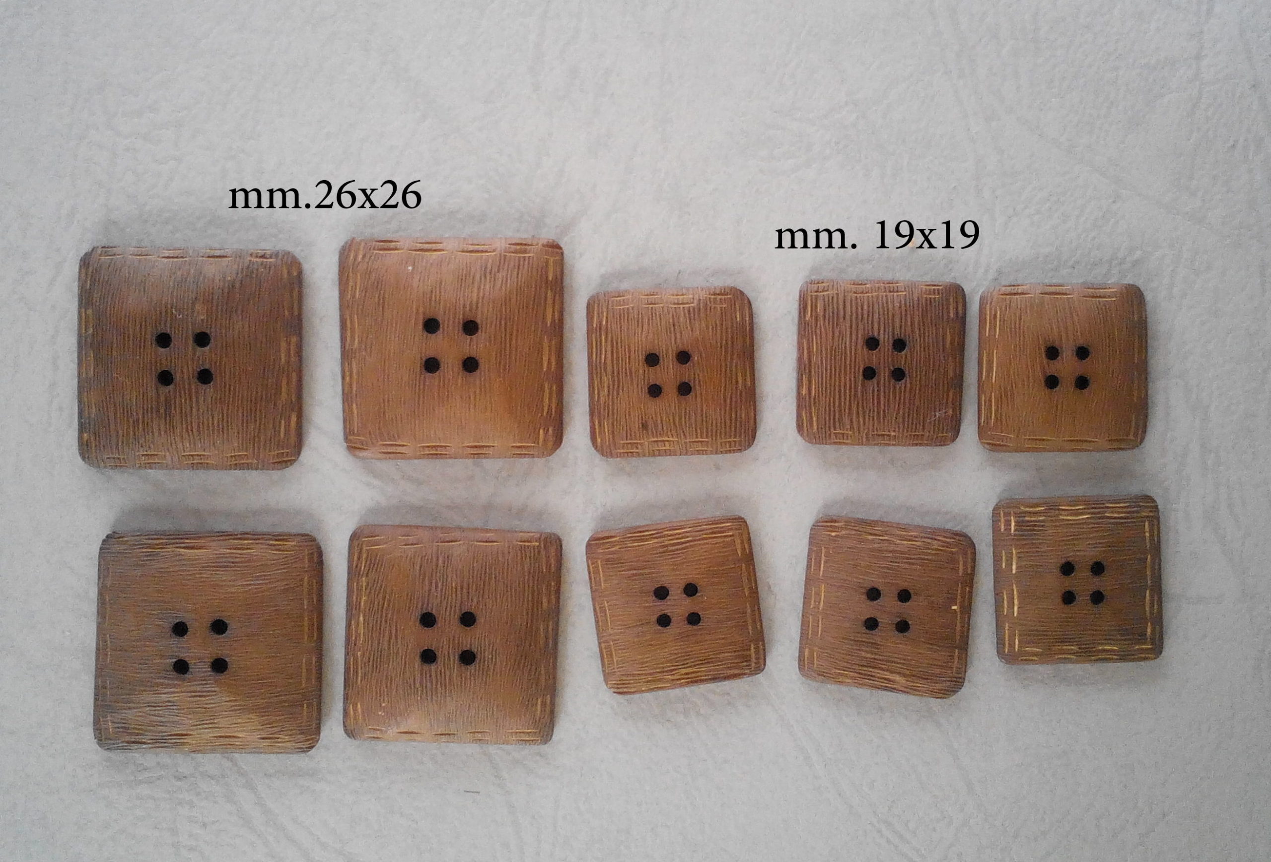 set di 10 bottoni di fine anni 50 (art L60) - immagine 3