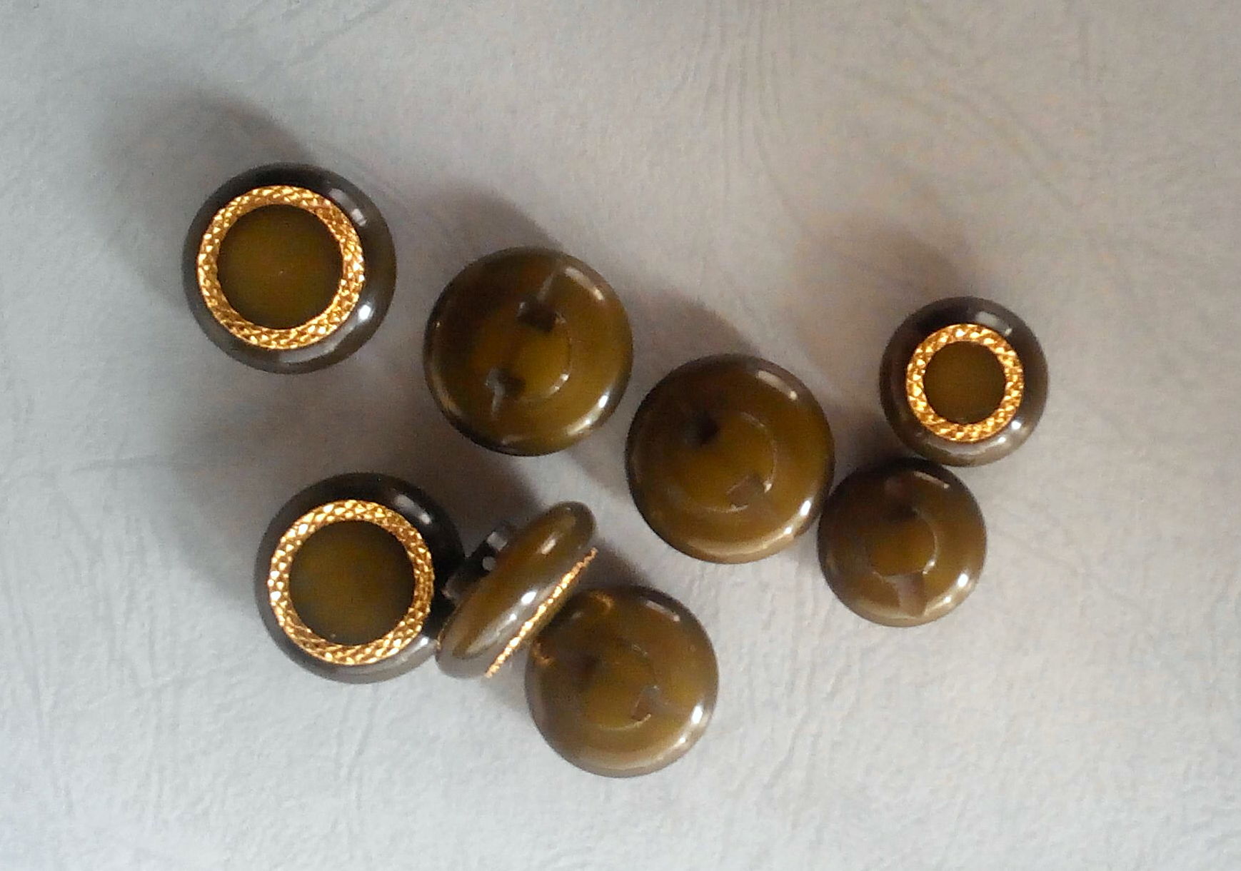 Set bottoni vintage fine anni 60 - immagine 3