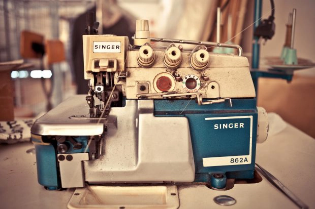 Singer_862A_Sewing_machine-620x413.jpg.webp