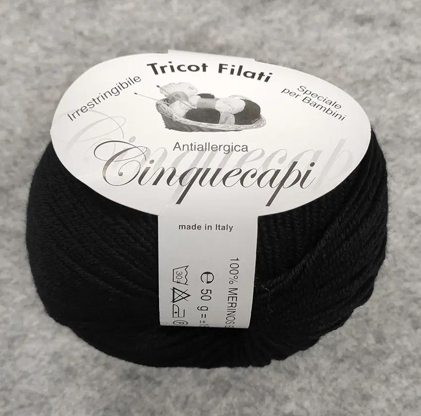 Gomitolo lana merinos cinque capi col. 03 nero