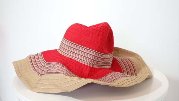 Cappello da spiaggia Rosso e Beige - immagine 2