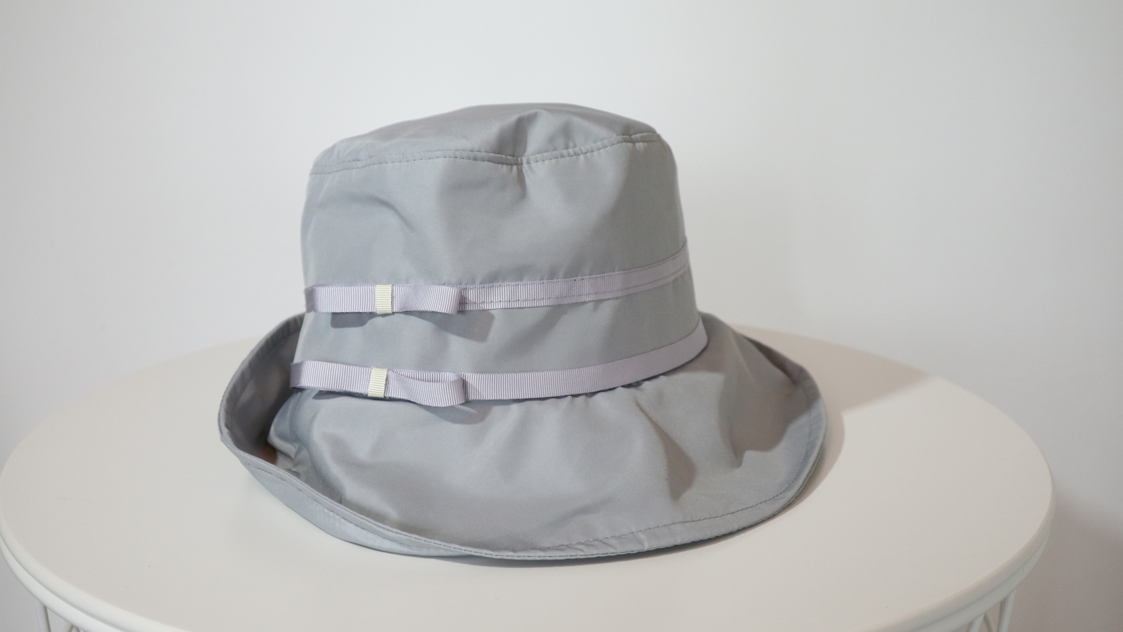 Cappello da pioggia Grigio con fiocchetti - immagine 2