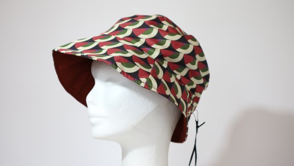 Cappello da pioggia Bordeaux a semicerchi - immagine 2