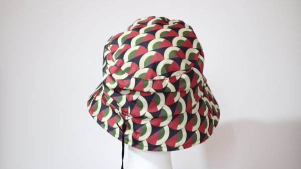 Cappello da pioggia Bordeaux a semicerchi - immagine 4