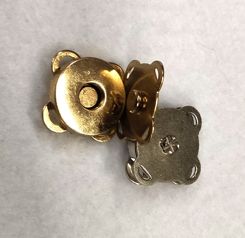 Chiusura clip calamitata