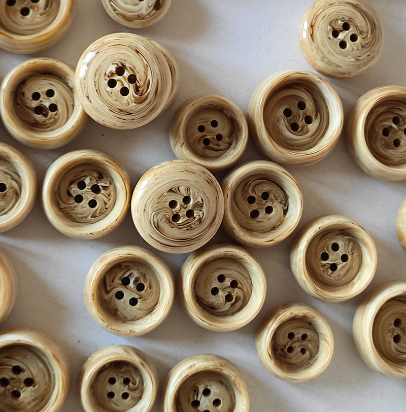 Bottone vintage fine anni 60 - immagine 2