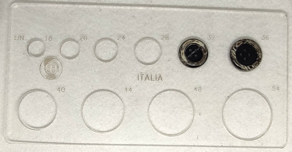 ultimo set di 27 bottoni vintage - immagine 3