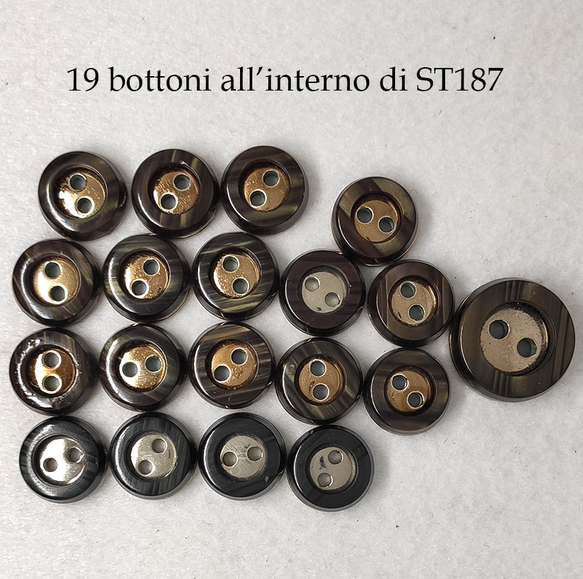 Ultimi 19 bottoni vintage anni 80 - immagine 4