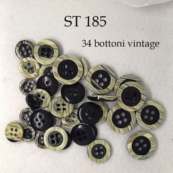 ultimo set di 34 bottoni vintage