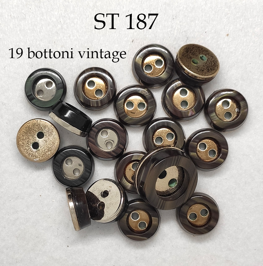Ultimi 19 bottoni vintage anni 80