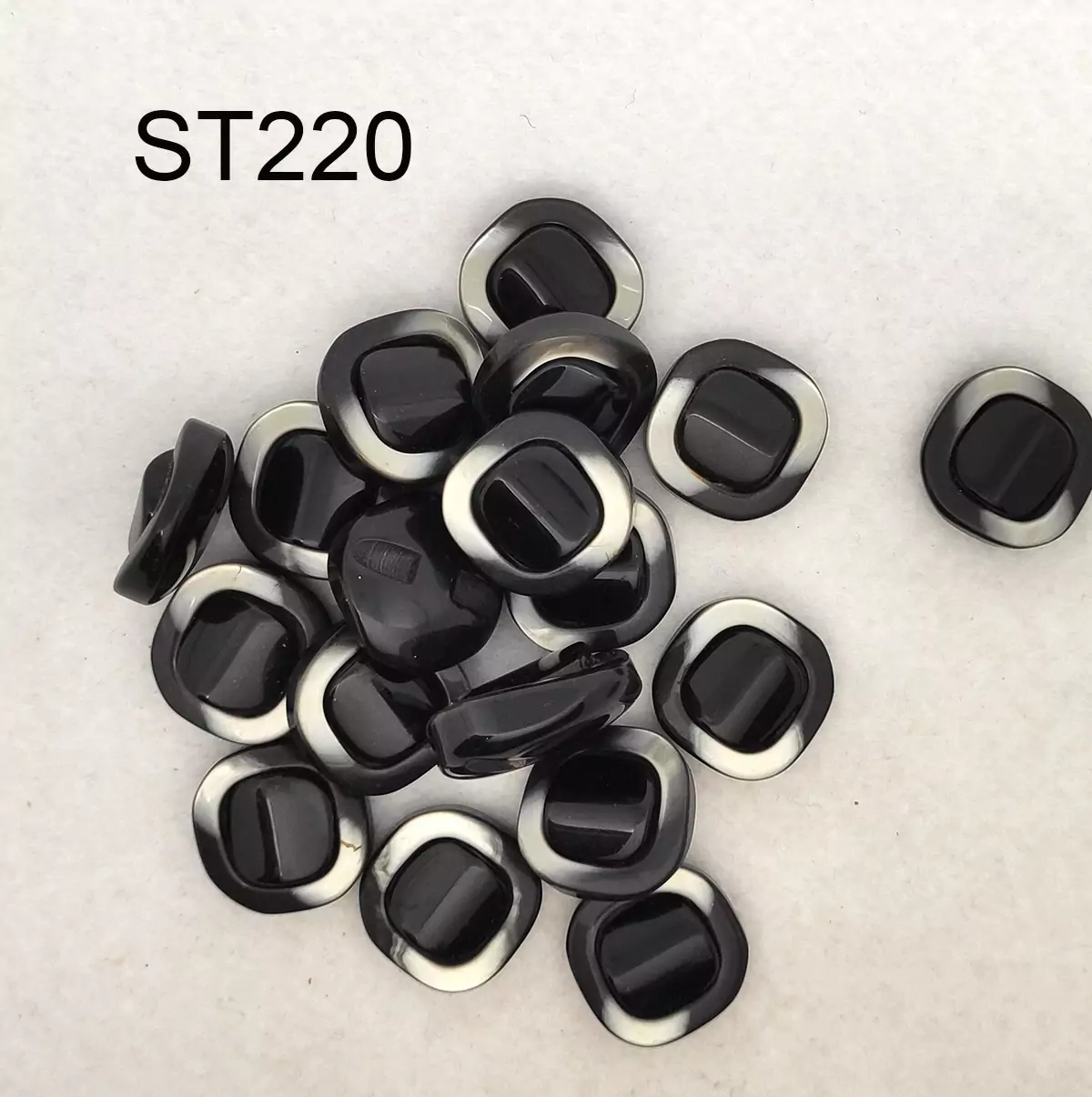 Set di bottoni vintage nero grigio