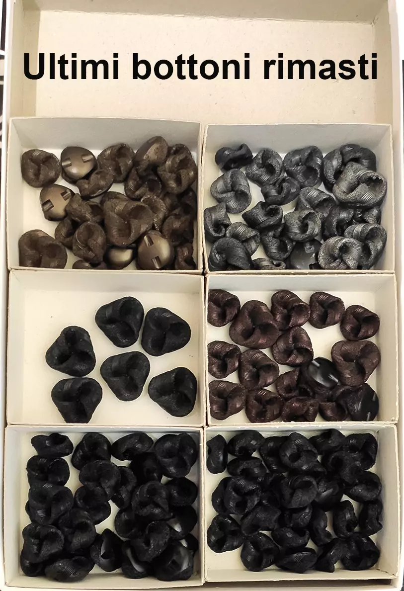 Bellissimo bottone degli anni 60 - immagine 2