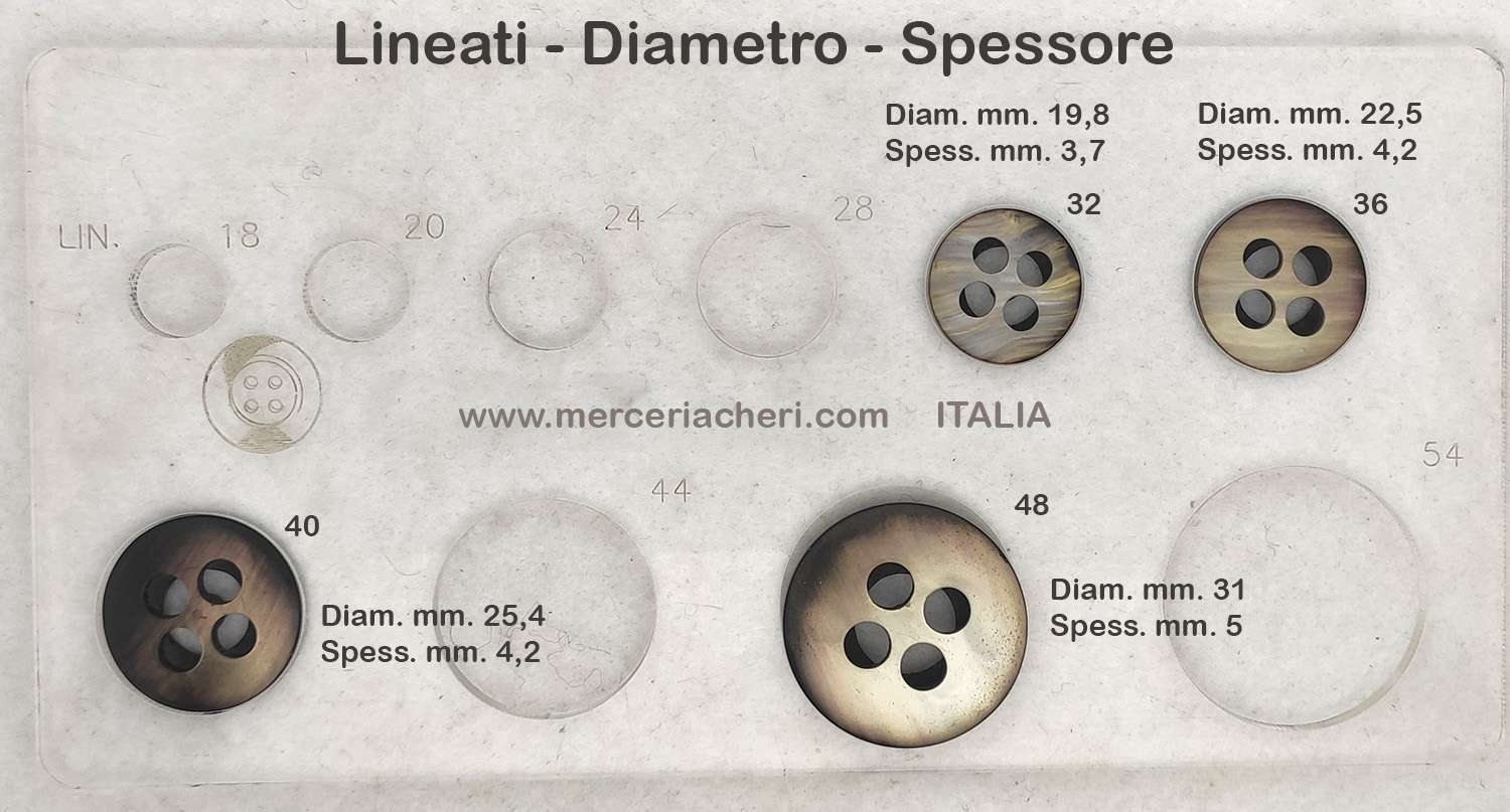 Bottone vintage piatto quattro fori - immagine 5