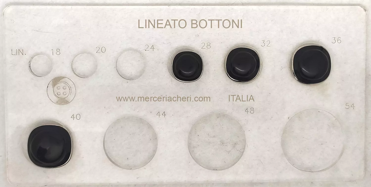 Bottone vintage di primi anni 80 - immagine 3