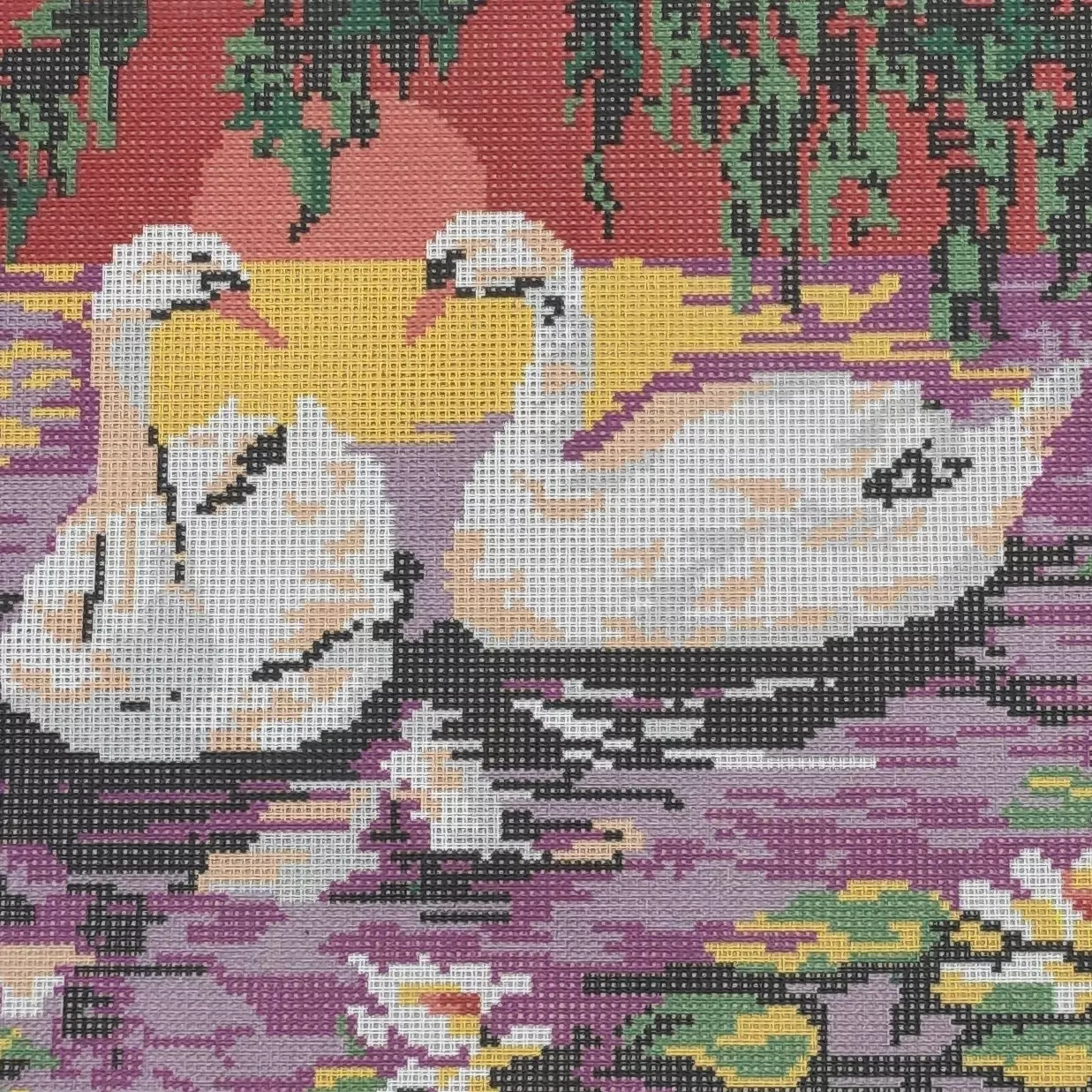 Canovaccio da ricamare cigni al tramonto - immagine 3