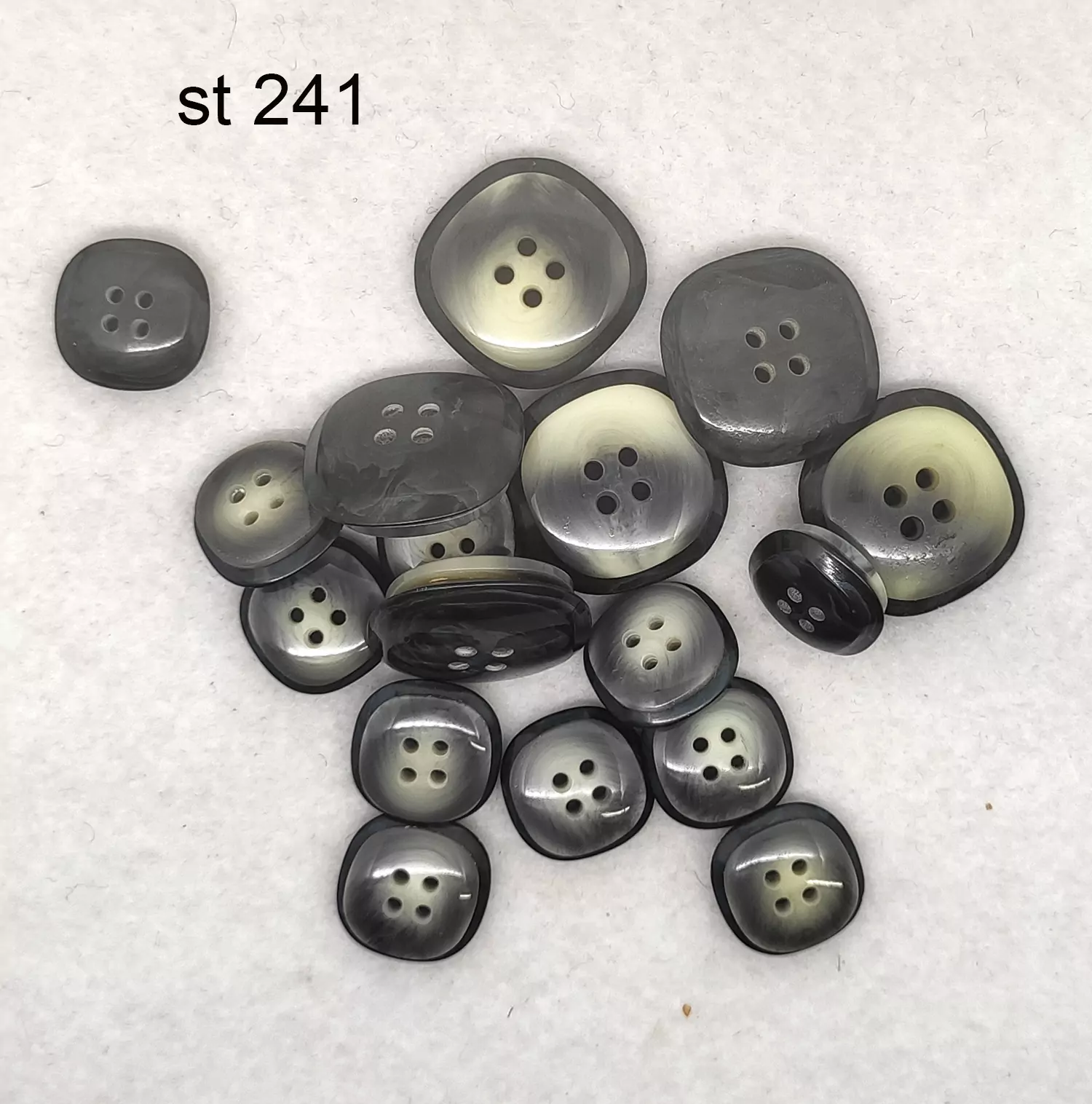 Set di 17 Bottoni quadrati vintage - immagine 3