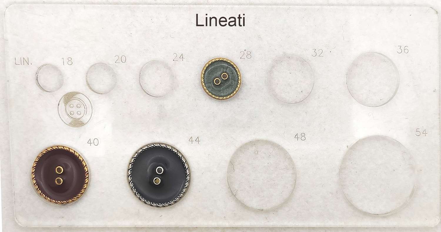 Bellissimo bottone degli anni 80 - immagine 7