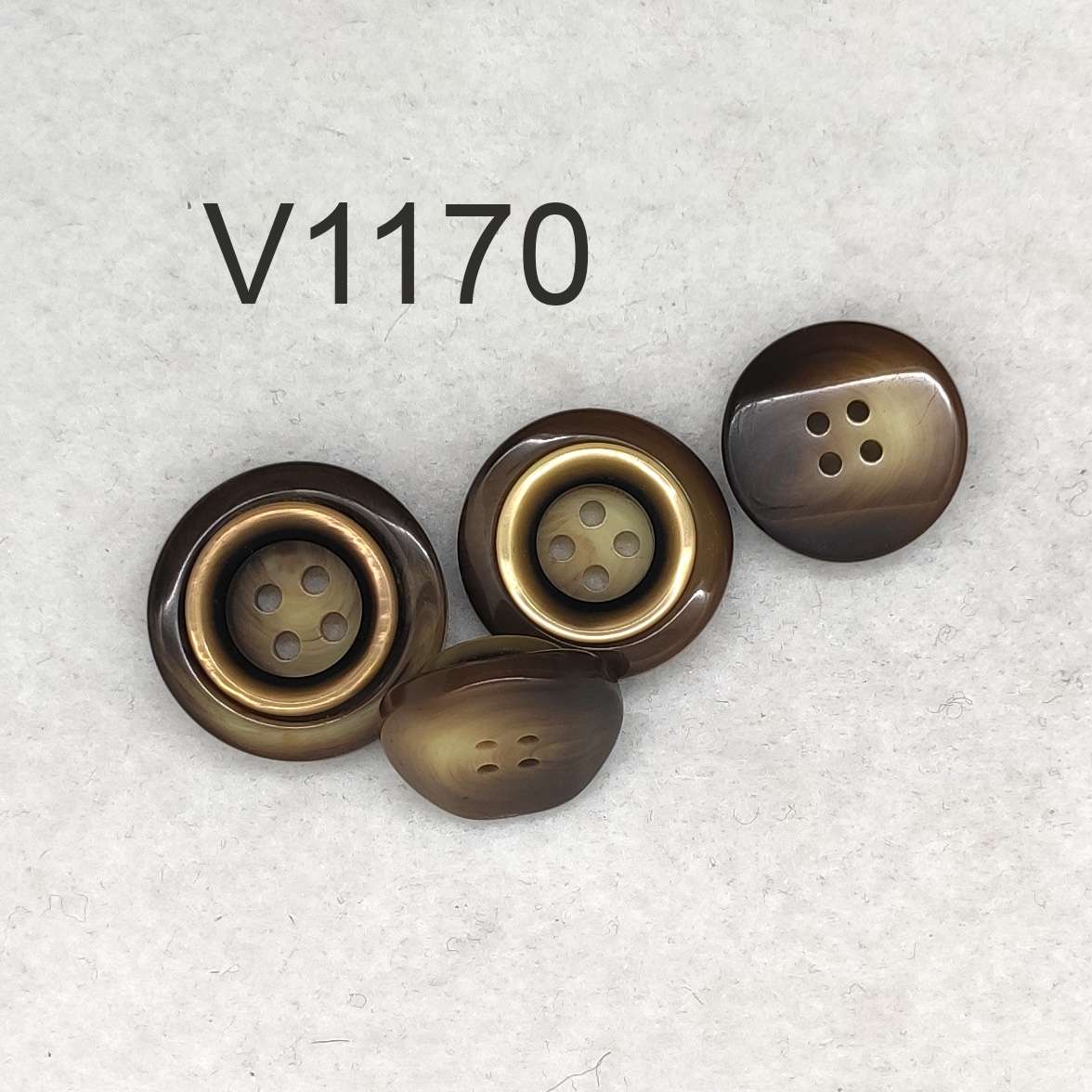 Bottone vintage a quattro fori anni 80