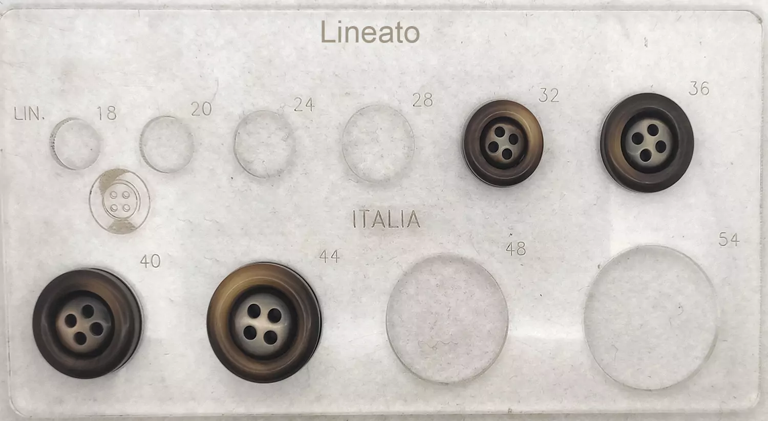 Bottone vintage a quattro fori anni 80 - immagine 3