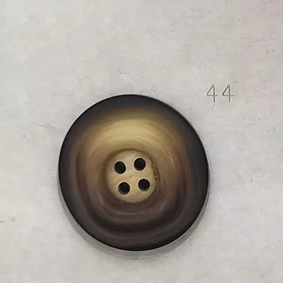 Bottone vintage a quattro fori anni 80 - immagine 8