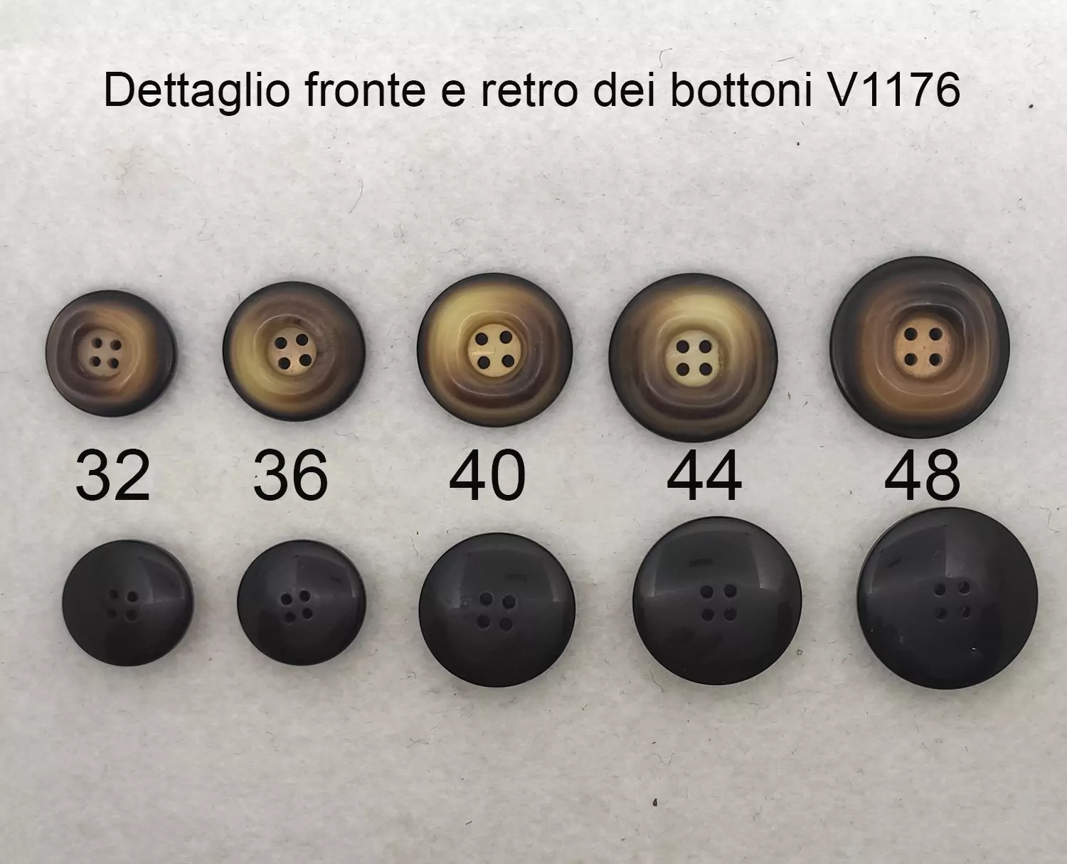 Bottone vintage a quattro fori anni 80 - immagine 5